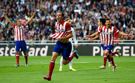 19岁212天，麦利是纽卡队史第二年轻在英超单场传射的球员（19岁212天的麦利成为纽卡史上在英超单场完成传射的第二年轻球员）