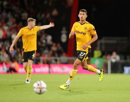 上赛季战绩回顾：广东在上赛季常规赛仅仅取得31胜15负的战绩，最终排名第7，创造球队近些年的常规赛最差排名纪录。（广东上季仅31胜15负，常规赛第7收官创近年最差排名）