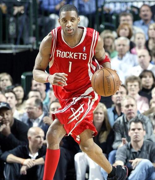 他的停球是教科书级别（他的停球堪称教科书范例）