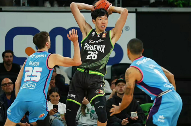 每体：特尔施特根在斯坦福桥现场观战，他接近回归球队合练（每体：特尔施特根现身斯坦福桥观赛，临近回归球队合练）