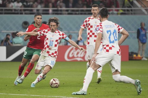 德天空&图片报：奥格斯堡已解雇瓦格纳，球队3胜1平8负排第14（图片报与德天空：奥格斯堡解雇瓦格纳，战绩3胜1平8负暂列第14）