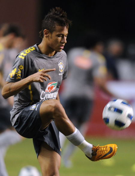 帅惟浩：亚预赛节奏比中乙快，希望早日踢上一线队（帅惟浩：亚预赛节奏快过中乙，盼尽快升入一线队）