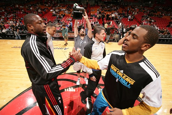 奥克兰vs惠灵顿凤凰首发：兰德尔领衔！布里默、埃泽在列（奥克兰战惠灵顿凤凰首发公布：兰德尔挂帅，布里默、埃泽入选）