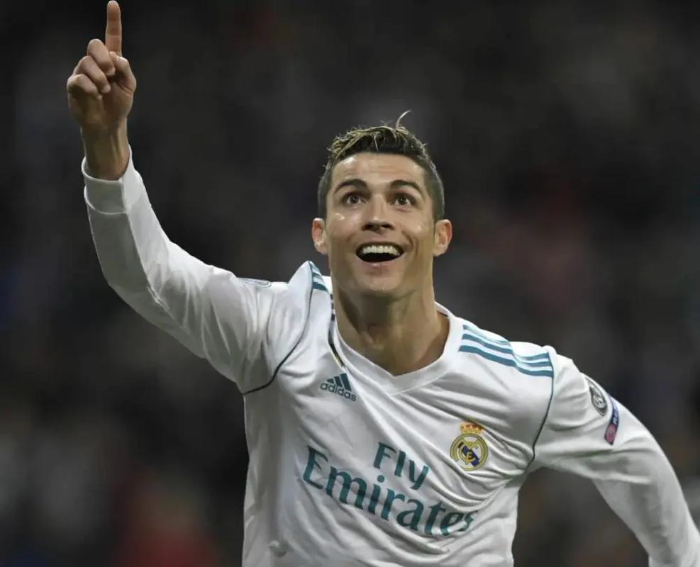 德天空：多特愿涨薪续约阿德耶米，但门德斯要求加解约条款（德媒：多特愿为阿德耶米涨薪续约，门德斯坚持加入解约条款）