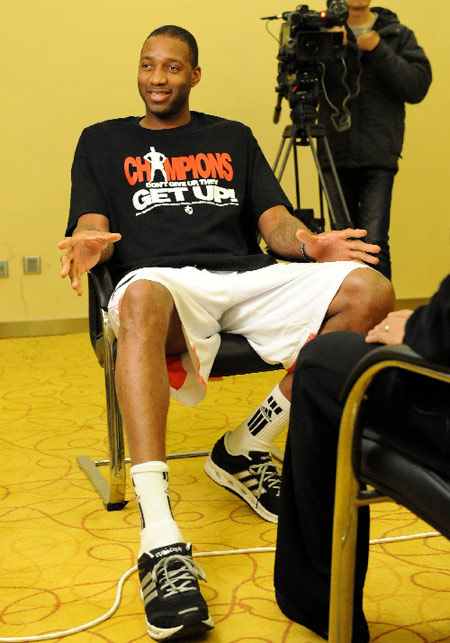 维尼修斯晒观看解放者杯决赛照片，随后庆祝母队弗拉门戈夺冠（维尼修斯晒解放者杯决赛观赛照，赛后为母队弗拉门戈登顶庆祝）