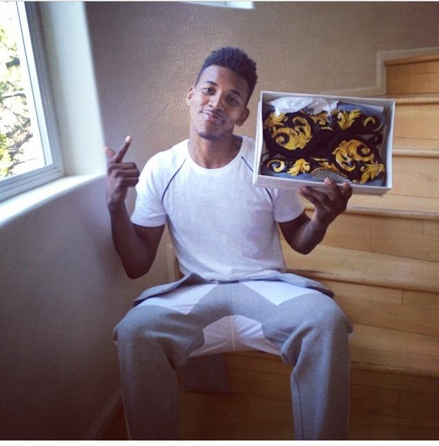 王博谈新援：桑普森&塔克和队友化学反应不错，还有融入空间（王博评新援：桑普森、塔克与队友默契不错 仍有磨合空间）