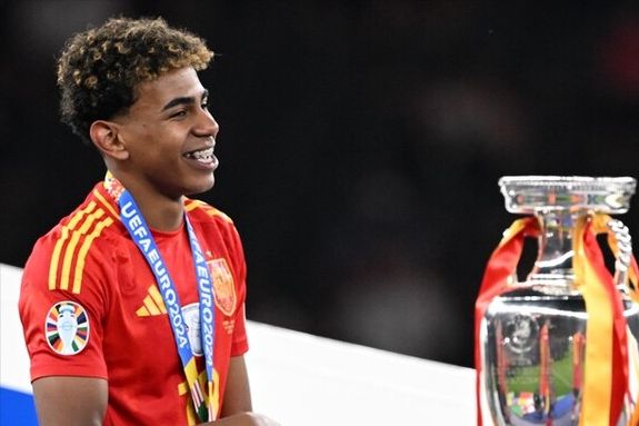 爱尔兰主帅：C罗只是一时冲动；球迷营造了难以置信的氛围（爱尔兰主帅谈C罗：仅属一时冲动，盛赞球迷营造不可思议氛围）