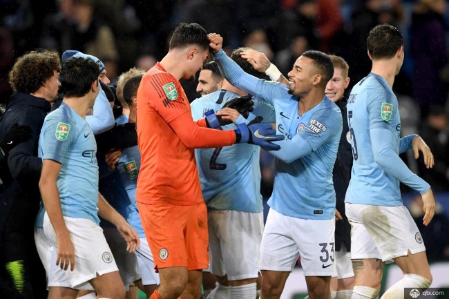 亚冠激战：柔佛VS上海海港，收官之战谁能笑傲？（亚冠末轮决战：柔佛PK上海海港，谁将笑到最后？）