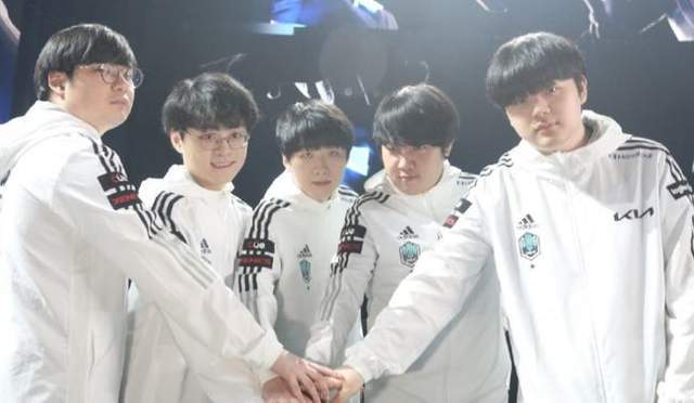 展示了他的 展示了他的